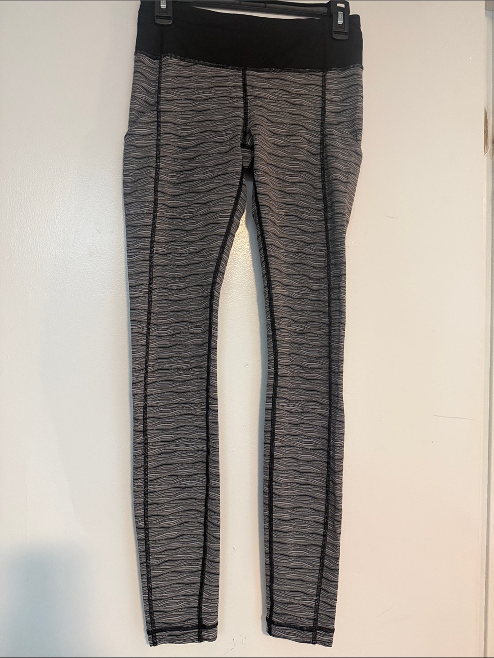 lululemon athletica Black Waistband Gray Textured Leggings
